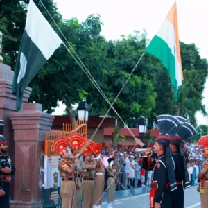 Pakistani and Indian soldier every evening lowered their flags on their border since 1959.