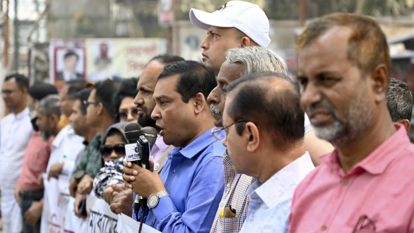 Bangladesh opposition newspaper halted