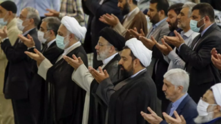 Senior Clerics Oppose Raisi's Economic Policy in Iran