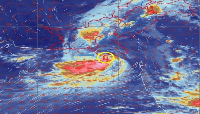 Cyclonic Storm 'ASNA' nearing Karachi: Heavy rain, strong winds, and flooding expected in Sindh and Balochistan.