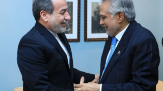 Iran and Pakistan's Foreign Ministers discuss regional issues, Israeli aggression, and D8 summit outcomes in Cairo. [Image via Iranian Ministry of Foreign Affairs]