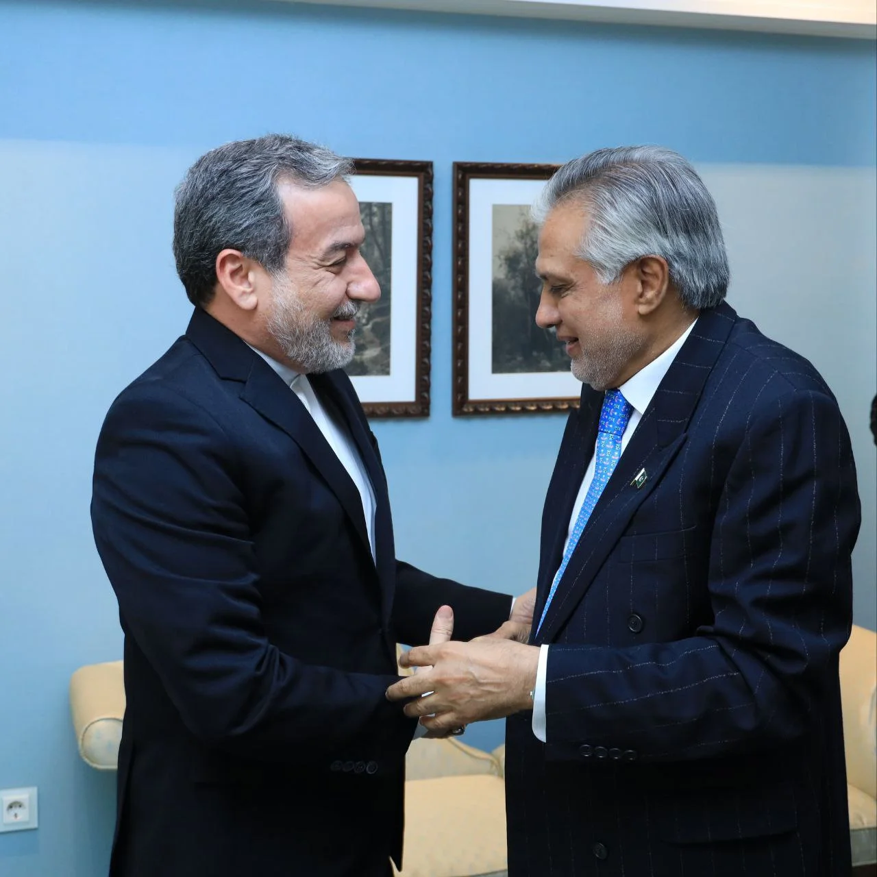 Iran and Pakistan's Foreign Ministers discuss regional issues, Israeli aggression, and D8 summit outcomes in Cairo. [Image via Iranian Ministry of Foreign Affairs]