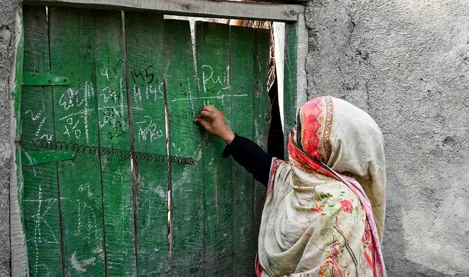 Pakistan launches nationwide anti-polio vaccination drive Dec. 16-22, targeting 44M children under 5 to curb rising polio cases. [Image via AFP/File]