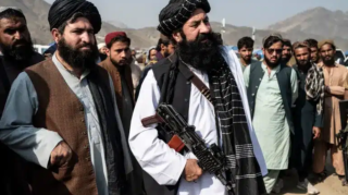 The death of Khalil Haqqani in a Kabul explosion exposes leadership rifts in the Afghan interim government and raises concerns about ISKP’s role. Image via [Wakil Kohsar/AFP]