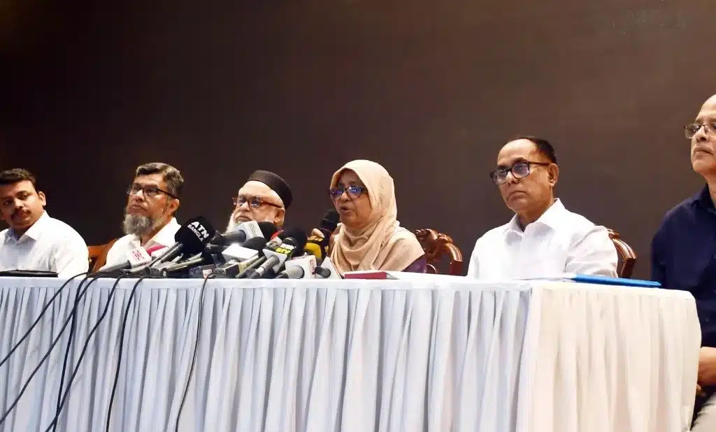 China to gift 1,000-bed hospital in Rangpur, Bangladesh, and robotic physiotherapy unit for injured patients. [Image via Dhaka Tribune]