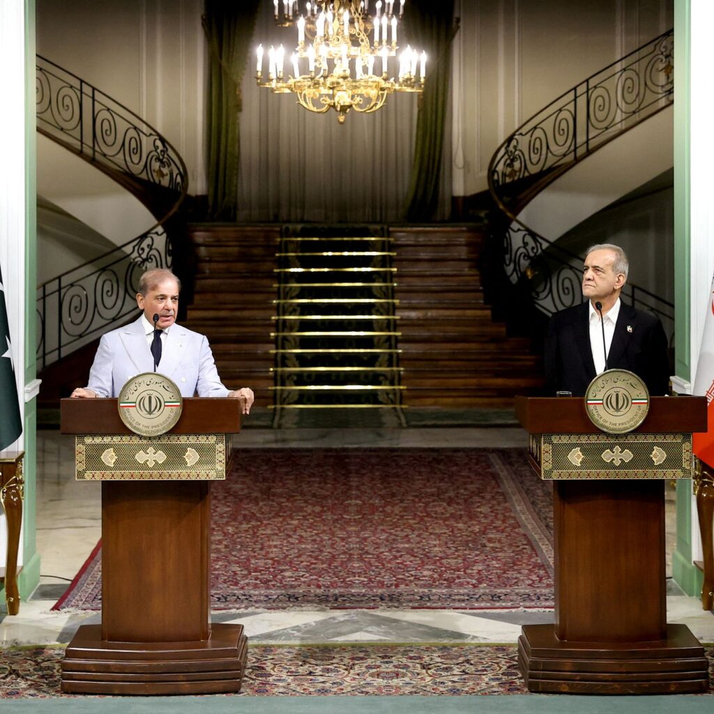 Iran and Pakistan Deepen Ties on Trade, Security, and Diplomacy