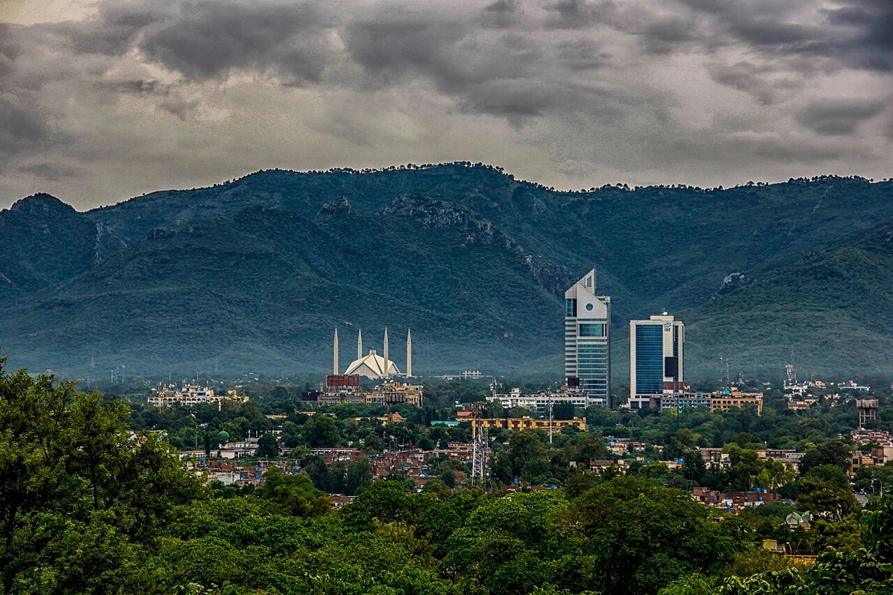 A view of Islamabad, as evolving regional dynamics reshape Pakistan’s security environment. [Image via Wikimedia].