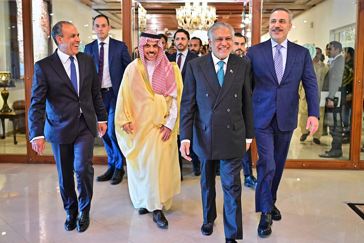 Pakistani leadership meeting Gulf and Middle Eastern officials during high-level diplomatic engagement, reflecting Pakistan’s role in regional mediation and multi-vector foreign policy in the Iran–US crisis