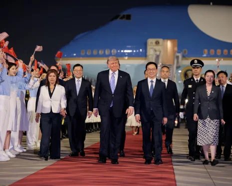 Trump Arrives in Beijing for High-Stakes Summit with Xi Jinping