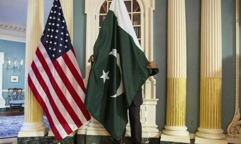 US and Pakistan flags