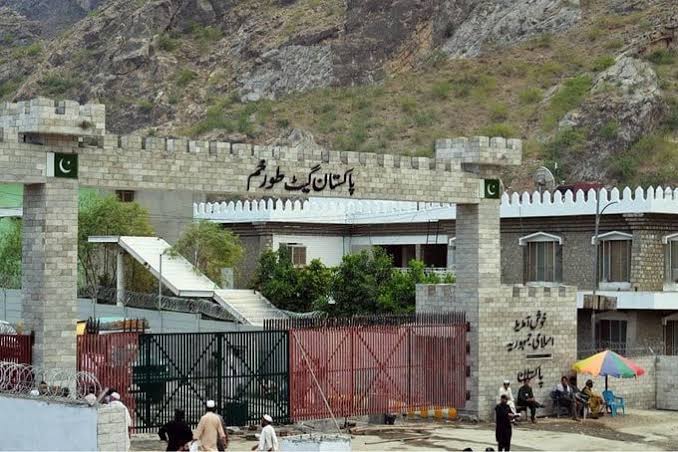 Closed Torkham border crossing between Pakistan and Afghanistan following renewed cross-border military strikes in June 2026