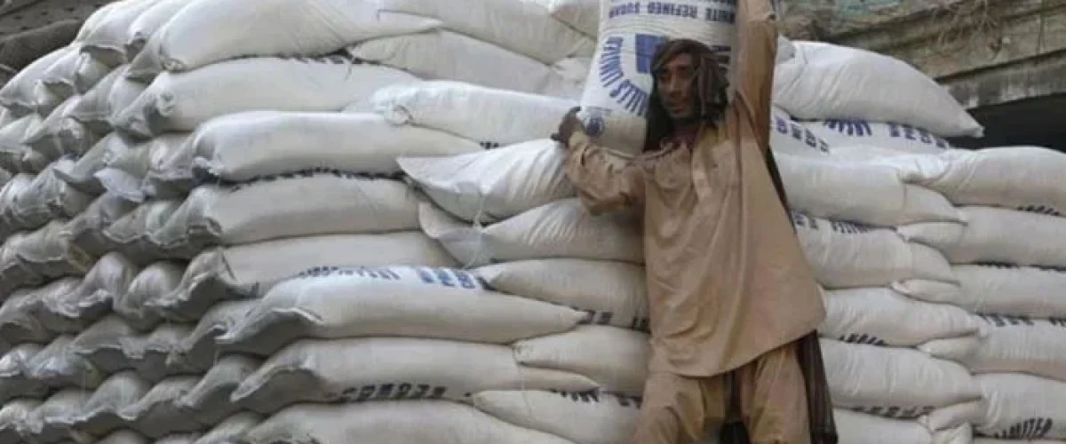 Bangladesh imports 25,000 tons of sugar from Pakistan after decades, marking a major boost for Pakistan's sugar exports. [Image via The News]