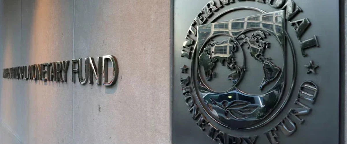 IMF warns Sri Lanka’s economic recovery is at risk as trade union strikes loom over budget cuts to government benefits. [Image via Reuters/File]