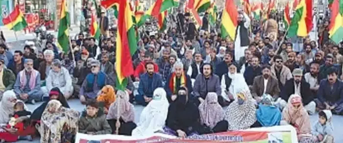 Balochistan highway protest enters third week, triggering economic losses, shortages, and growing public frustration. [Image via INP/File]