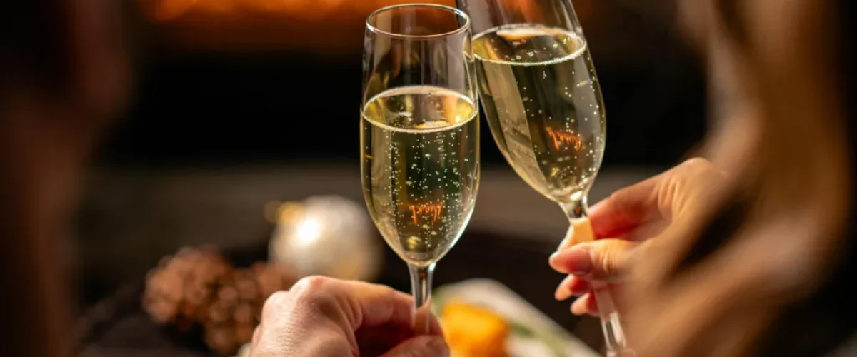 Trump threatens a 200% tariff on EU alcohol as US-EU trade war escalates over steel, whiskey tariffs, and retaliatory measures. [Image via Getty Images]