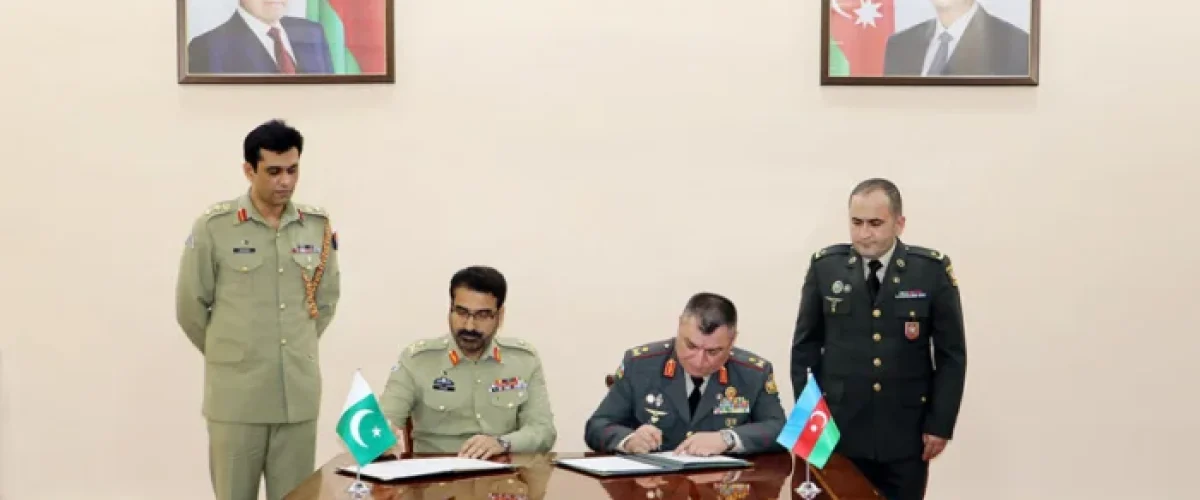 Deputy Commander of the Land Forces of the Azerbaijan Army and Pakistan Army delegation strengthen military ties, sign staff talks deal to boost joint exercises and expertise. [Image via Azerbaycan 24]