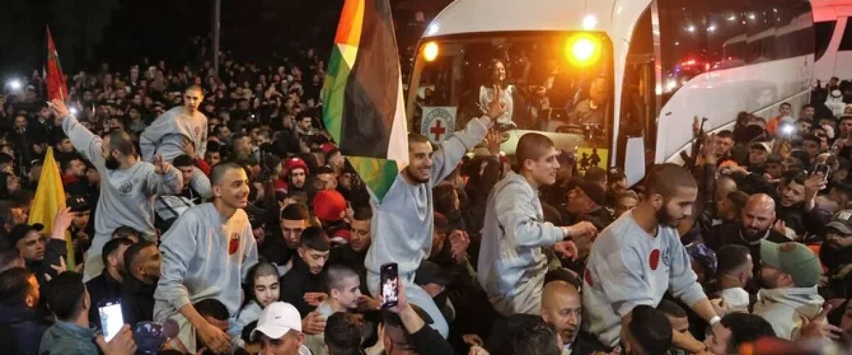 Pakistan agrees to host 15 freed Palestinian prisoners under Israel-Hamas ceasefire deal, Hamas expresses gratitude. [Image via AFP/File]