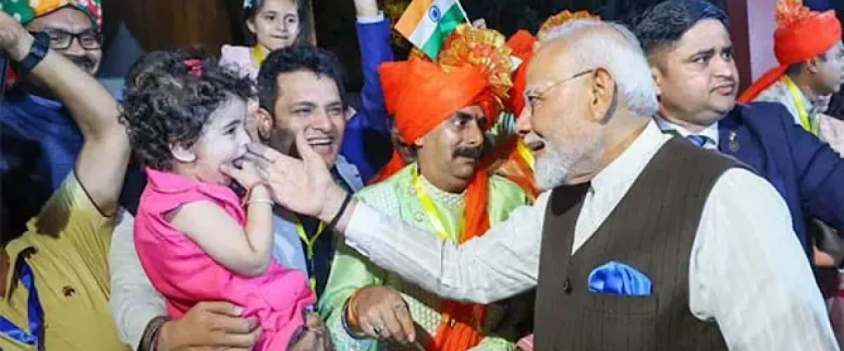 Narendra Modi receives a warm welcome from the Indian diaspora and Nigerian leaders during his first visit to Nigeria. [Image via The Statesman]