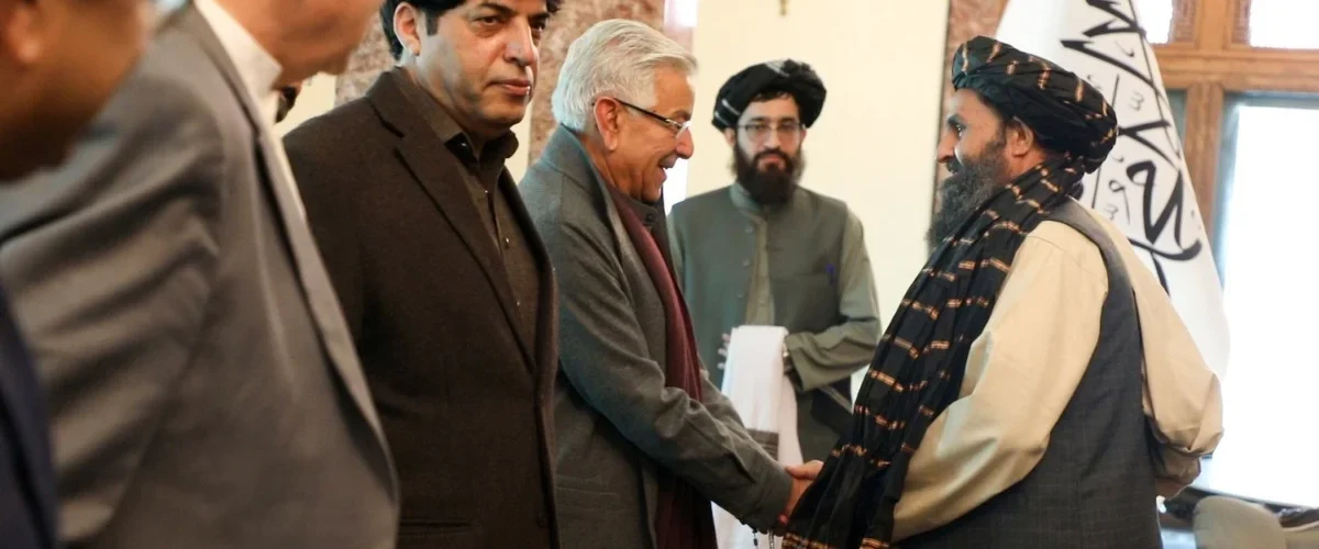 Pakistani Defense Minister Visits Kabul Amid Border Tensions