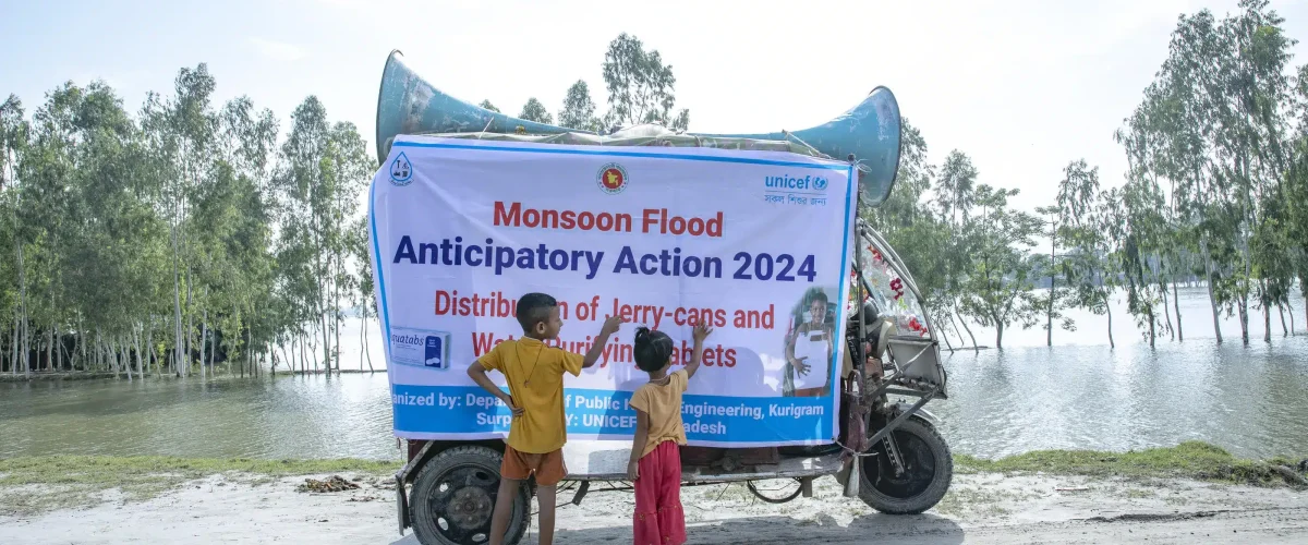 Discover how communities in Bangladesh endure floods, relying on early warnings and anticipatory action for survival. [UNOCHA]