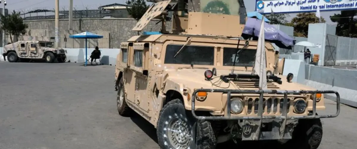 BBC reports that half a million US weapons obtained by the IEA in Afghanistan are unaccounted for, raising concerns over smuggling. [Image via Getty Images]