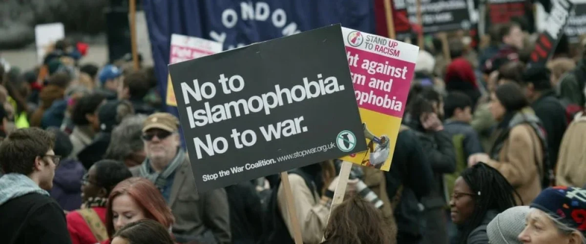 12-year-old in Waterbury, Connecticut, charged with hate crime for assaulting Muslim students, sparking Islamophobia concerns. [Image via Pexels]