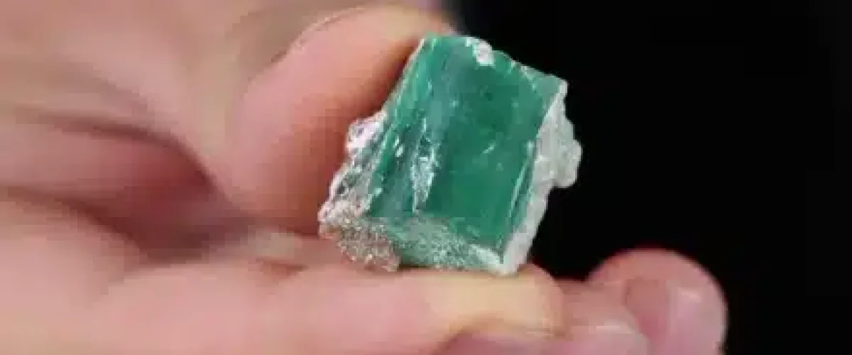 Foreign interest in emeralds of Panjshir grows as traders from India, the US, and others eye investment opportunities. [Image via Tolo News]